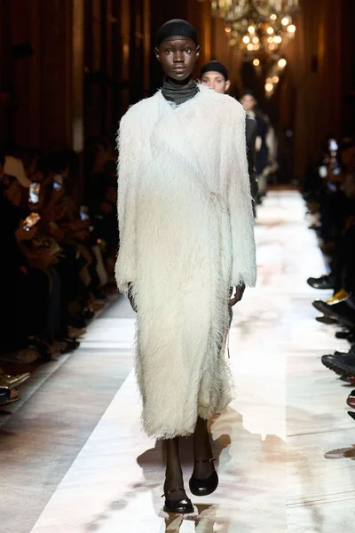 Look 8